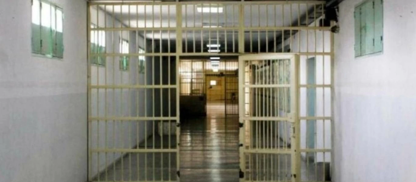 Εισαγγελέας Αρείου Πάγου «κόβει την όρεξη» στην κυβέρνηση: «Κρατούμενος δεν μπορεί να εξαναγκαστεί σε τεστ για κορωνοϊό»